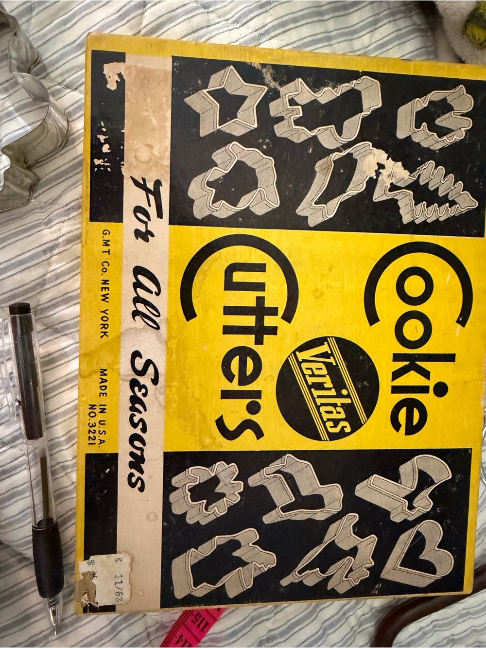 Veritas Cookie Cutters Set - Vintage Box antique. Missing 2 pieces $25 1